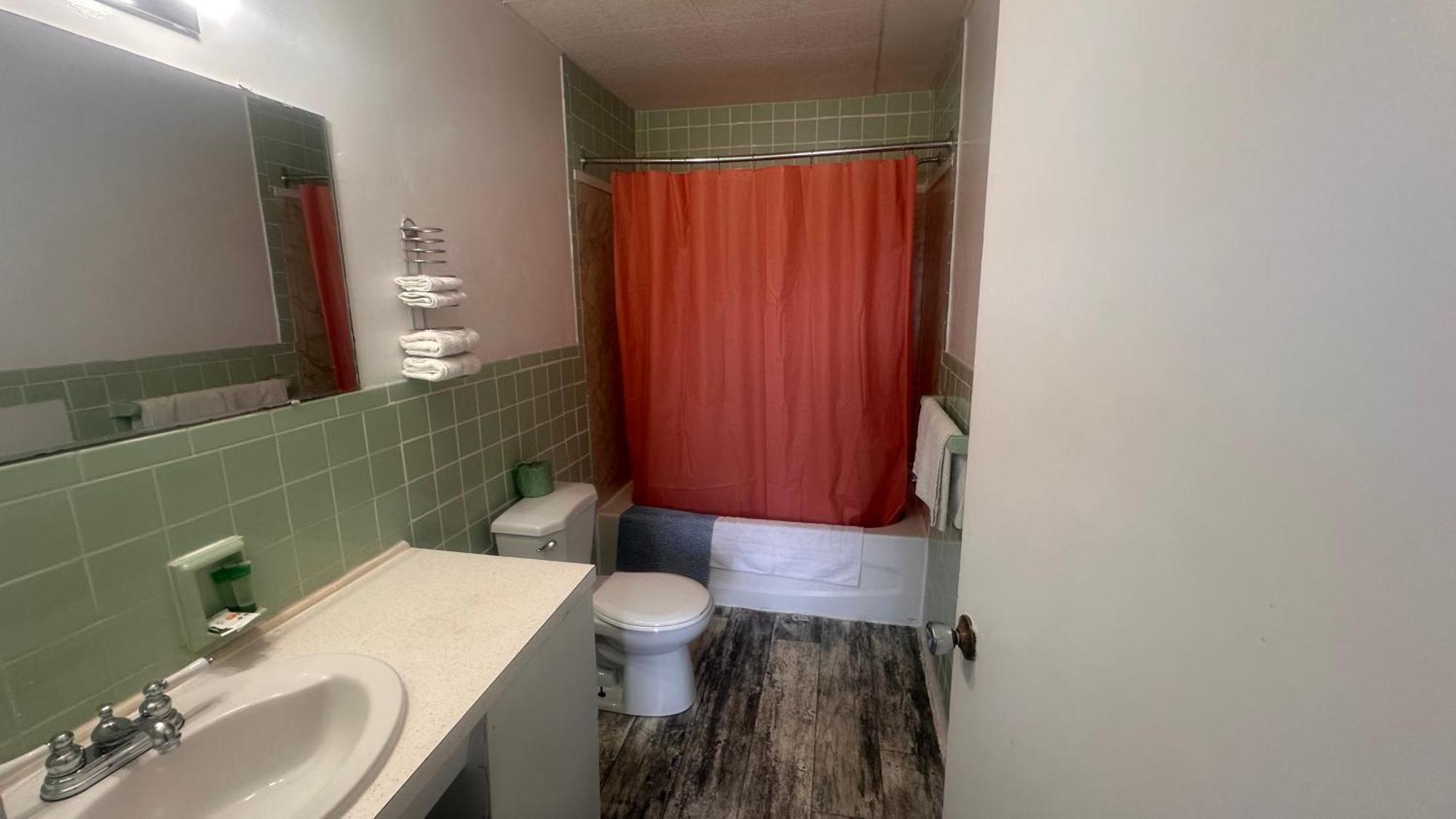 Chatham-Kent Colonial Motel المظهر الخارجي الصورة